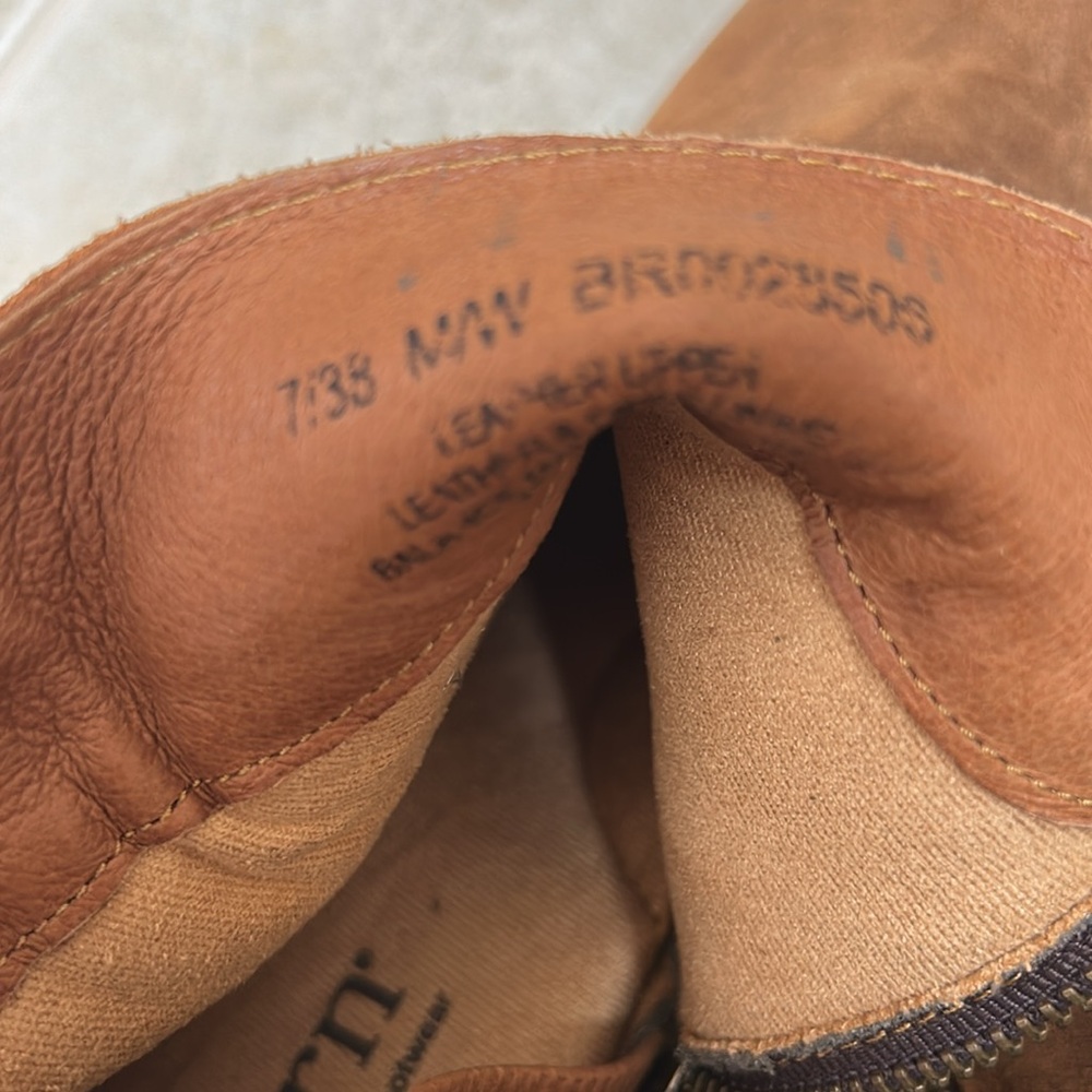 BORN Morroco Brown Suede side-zip Ankle Boots Size 7 - Picture 7 of 9